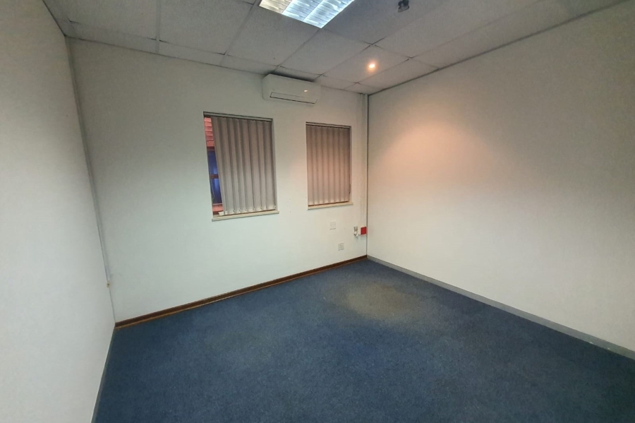 To Let commercial Property for Rent in Walmer Eastern Cape